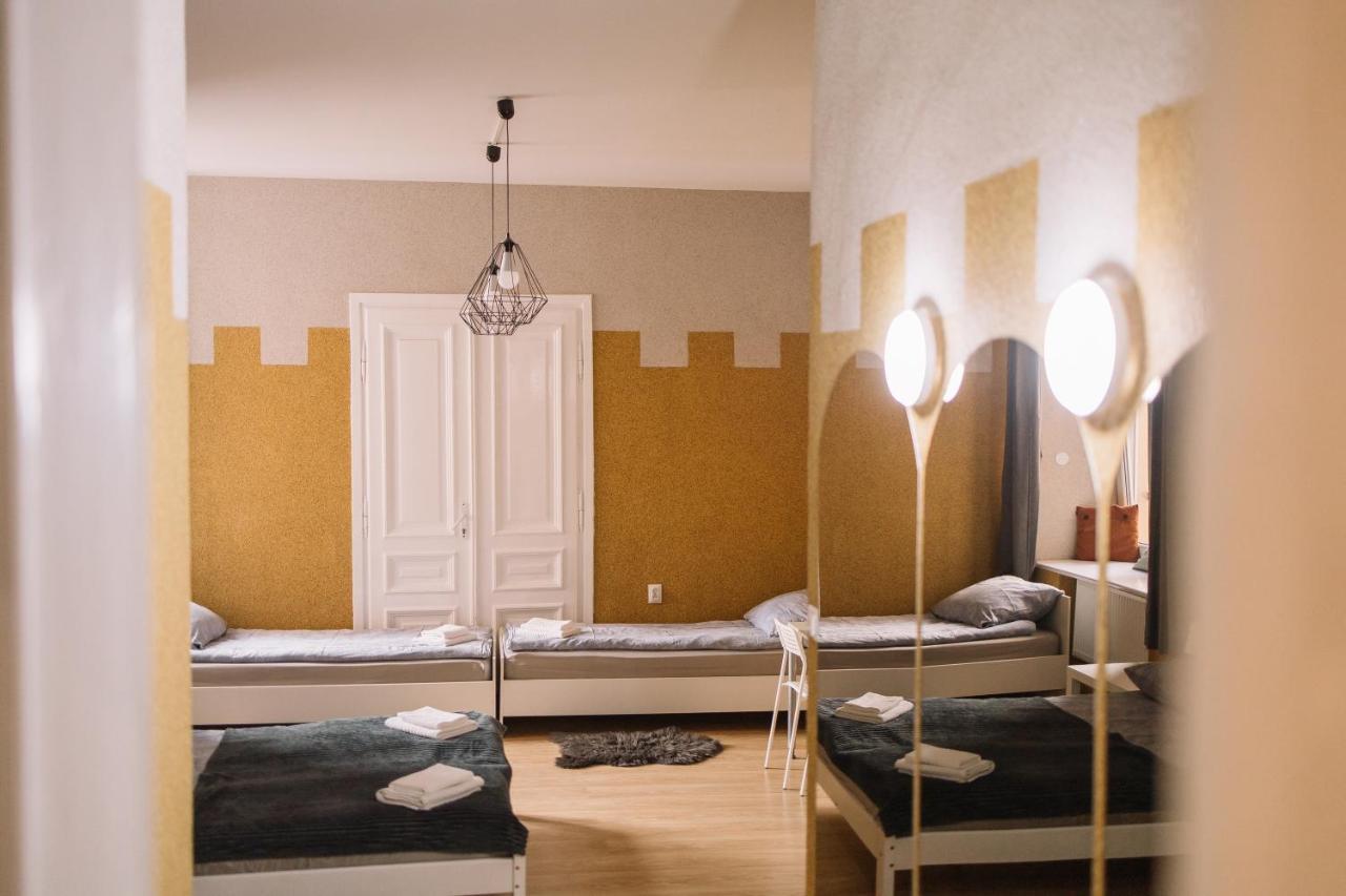 West13 Guest Rooms Краків Екстер'єр фото